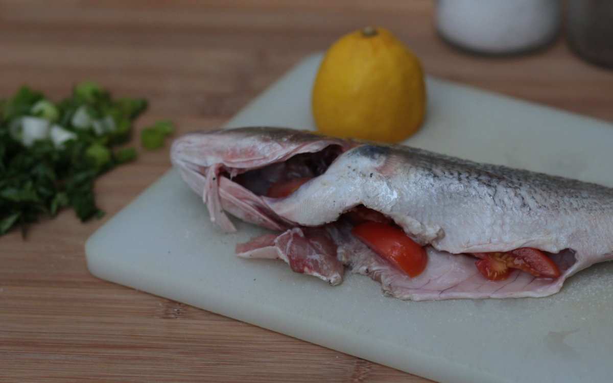 fish stuffed with tomatoes